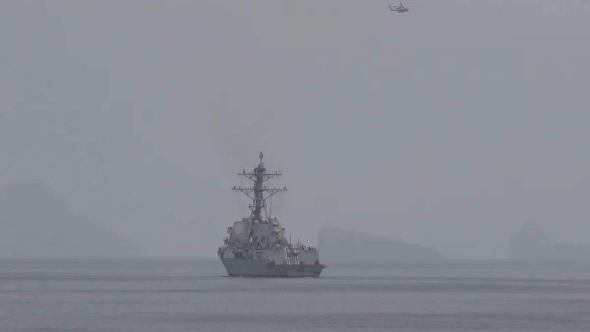 Iran amenință navele SUA în Ormuz (sursa: centcom.mil)