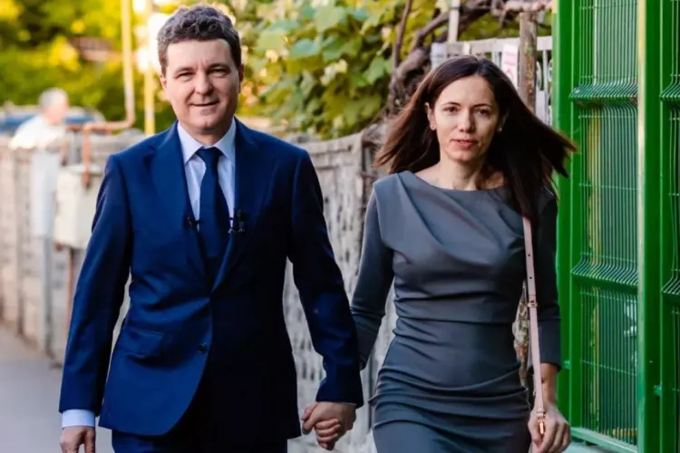 Soacra lui Nicușor Dan: „Ginerele meu este credincios, spune rugăciuni, are copiii botezați” Foto: Facebook