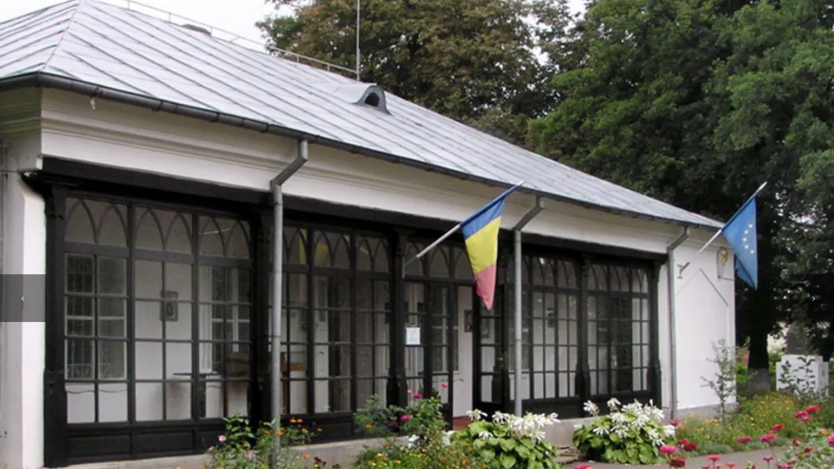 Vasile Alecsandri nu se răsucește în mormânt de teamă să nu cadă pe el: nu sunt bani de restaurare (sursa: muzeulliteraturiiiasi.ro)