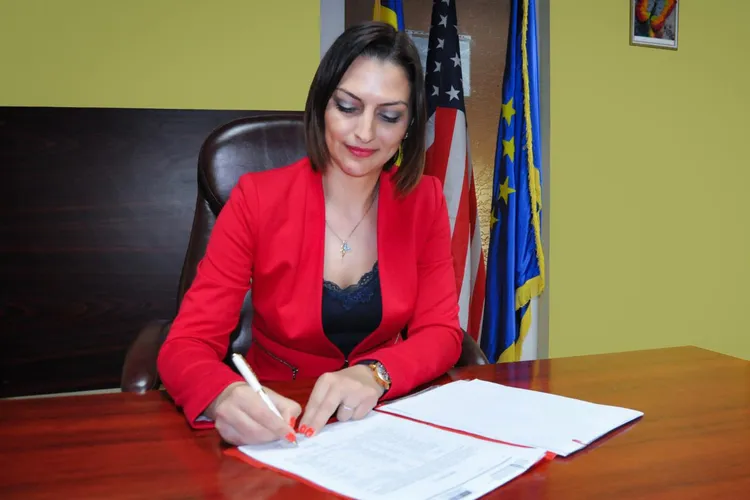 Probabil cel mai nesimțit salariu al unui manager de spital, încasat de o absolventă de Spiru Haret Foto: FocusPress.ro