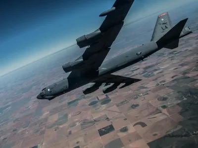 Rusia şi SUA reiau tratativele nucleare. În imagine, bombardierul nuclear american B-52H (sursa: defense.gov)