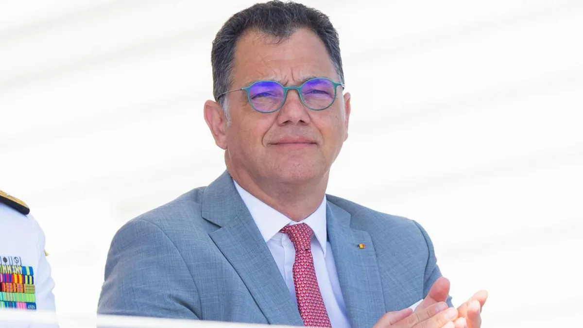 Oprea (SGG), 11 apartamente prin firmă (sursa: Facebook/Stefan Radu Oprea)