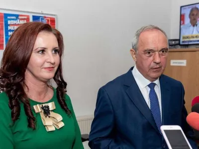 Cine este obscurul baron local care a promovat-o ministru pe Intotero: a terminat liceul la 34 de ani. L-a amenințat pe Bolojan că scoate minerii în stradă