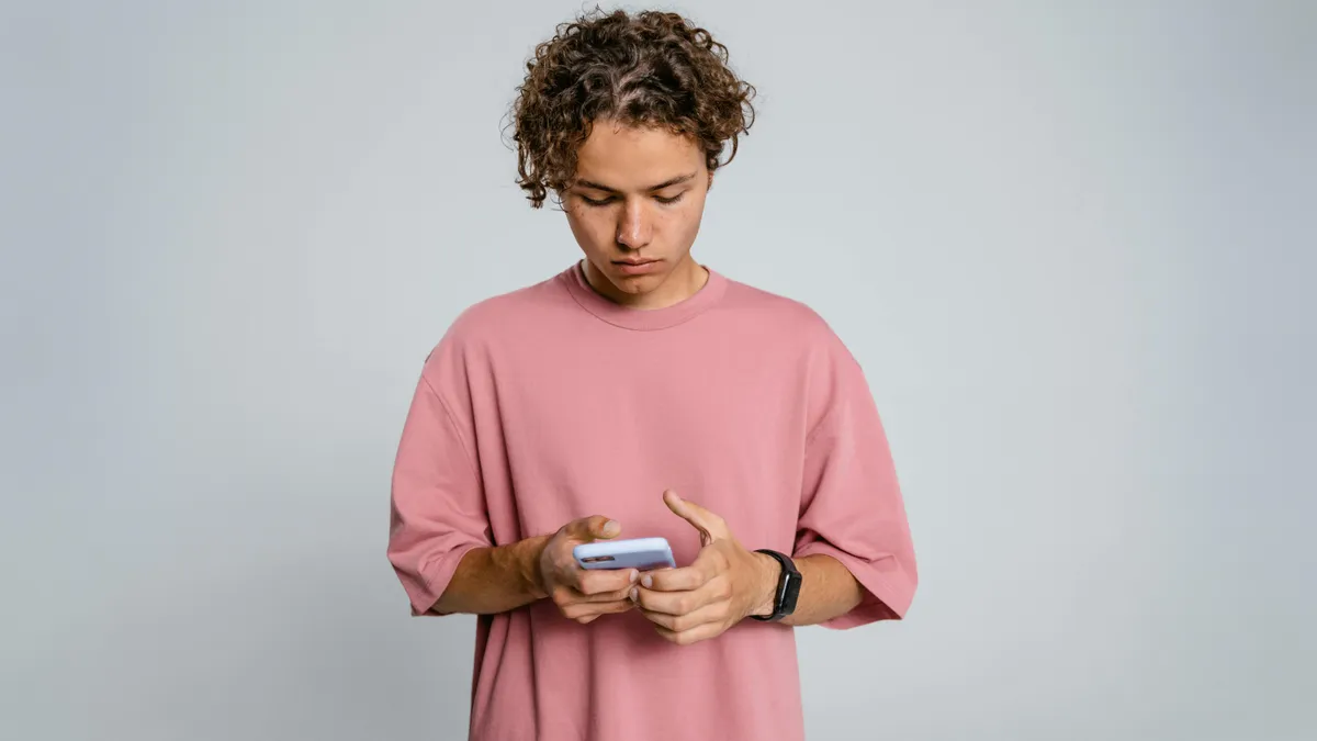 Portugalia, fără rețele sociale pentru minori (sursa: Pexels/MART PRODUCTION)