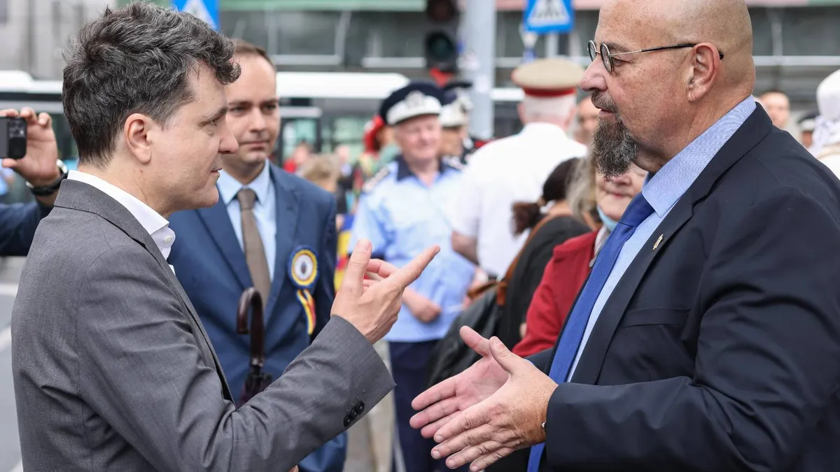 Piedone îl atacă pe Nicușor Dan (sursa: Inquam Photo/Sabin Cirstoveanu)