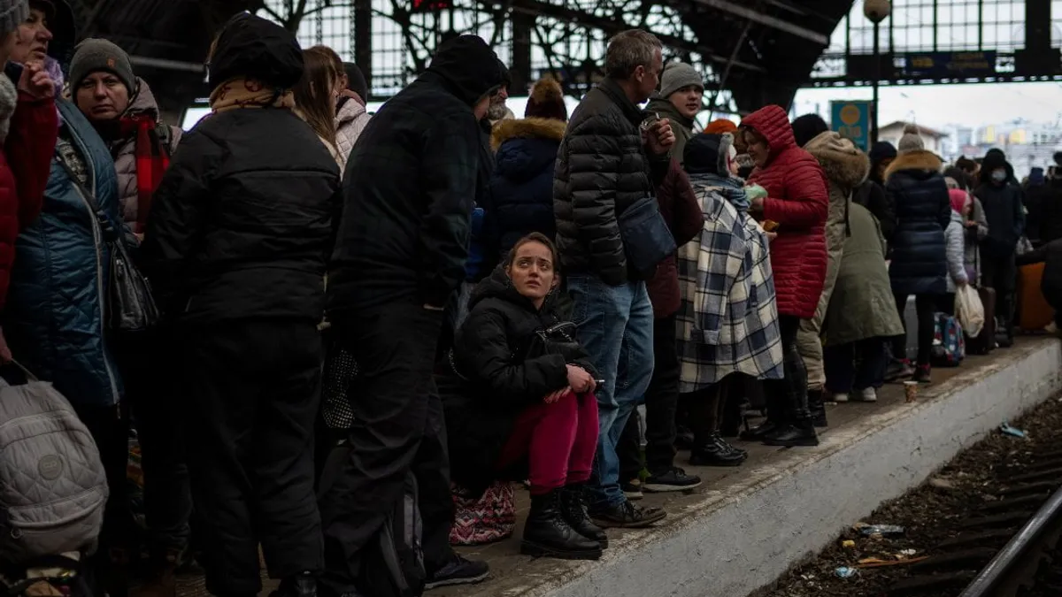 Drama refugiaților ucraineni goniți de ruși, Sursă imagine: Twitter Associated Press 