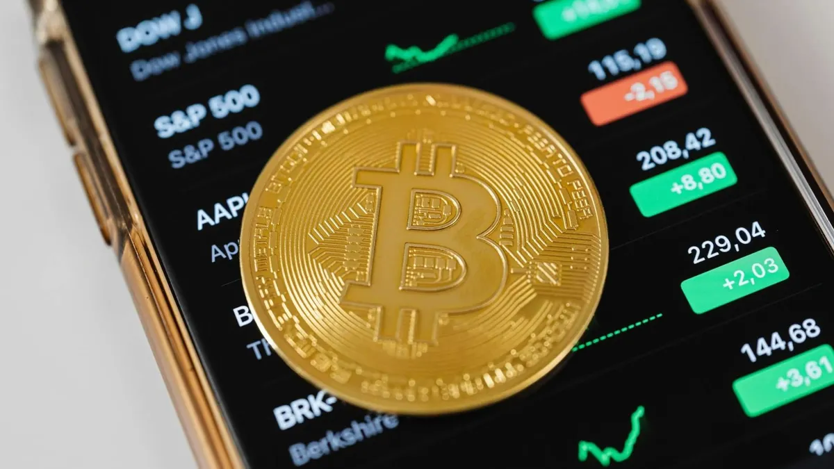 Bitcoin se apropie de maximul istoric (sursa: Pexels/Kaboompics)
