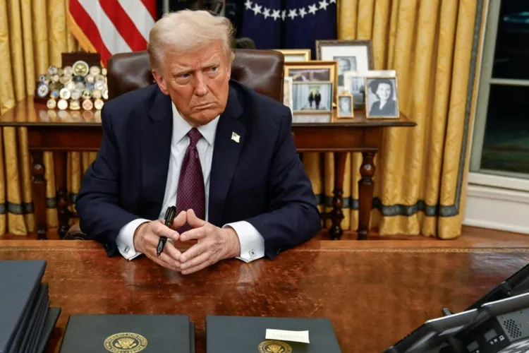 Trump anunță taxe pentru produsele europene (sursa: Facebook/The White House)