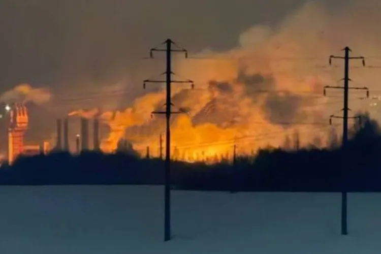 Uzină rusească lovită de drone ucrainene (sursa: Telegram/exilenova_plus)