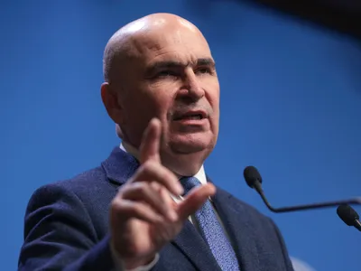 Efectul guvernării Bolojan: deficitul comercial scade, importurile se reduc, dar cresc exporturile Foto: Inquam/George Calin