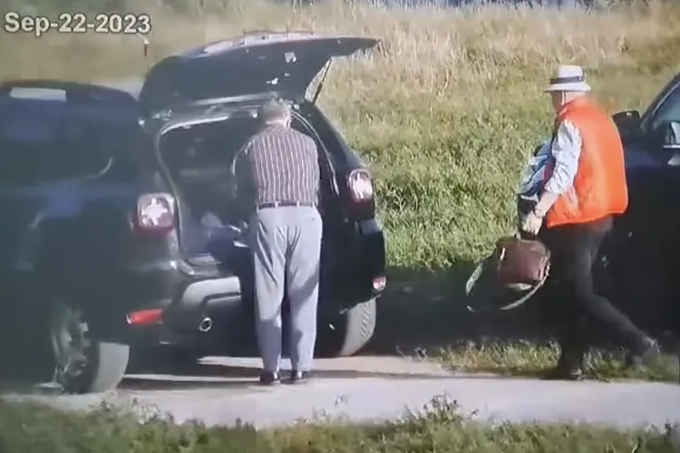 VIDEO Buzatu a luat personal geanta cu bani și a pus-o în portbagaj. La instanță, pesedistul a spus că este vorba de "banii familiei"