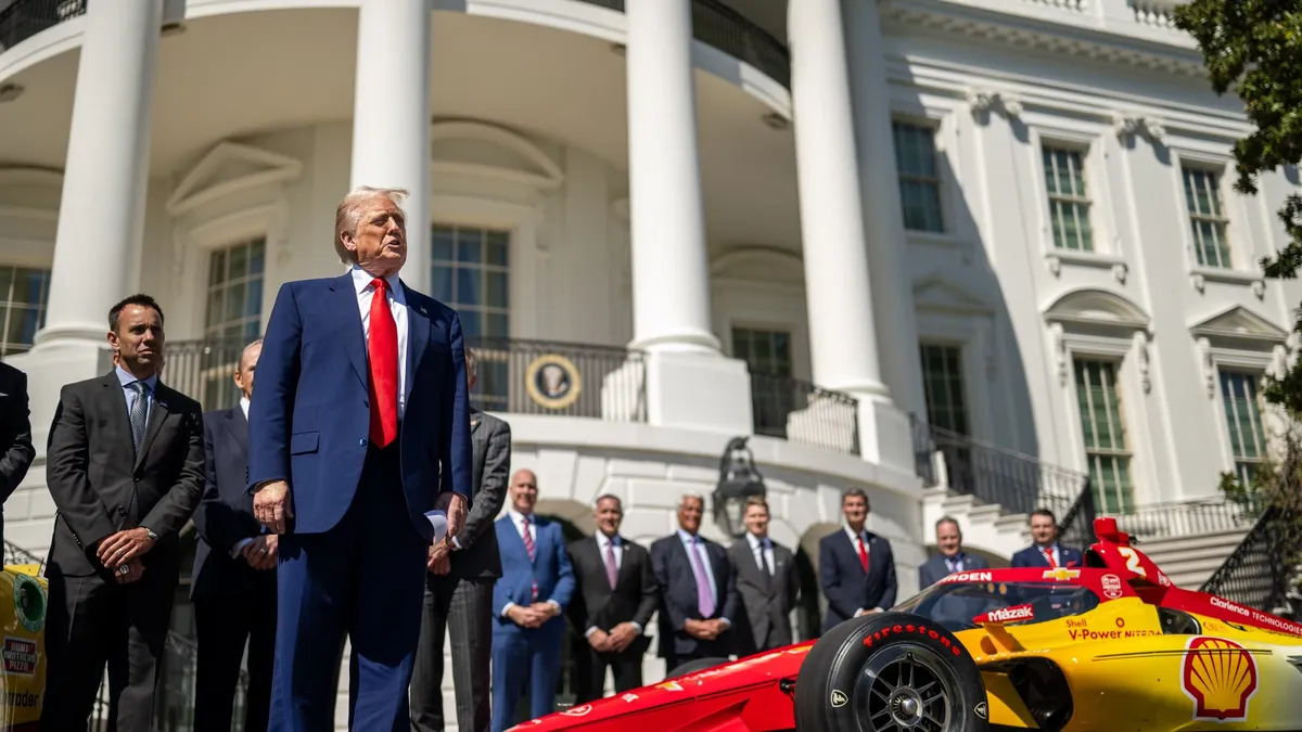 Trump propune tăieri bugetare de 163 de miliarde de dolari Foto: Facebook The White House