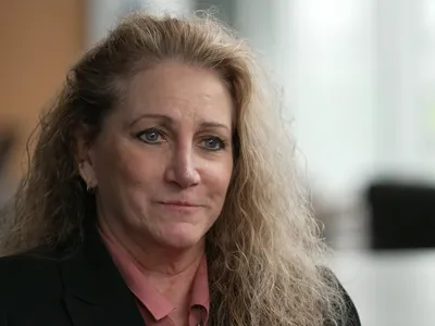 Femeie heterosexuală, discriminată în favoarea gay (sursa: Paramount Plus)