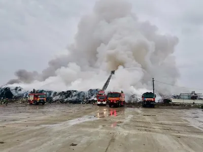 Incendiul stins după patru zile de intervenții (sursa: Facebook/ISU Prahova)