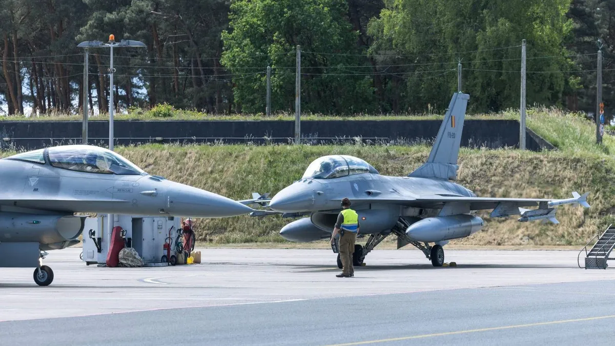 Bază militară NATO, survolată de drone (sursa: Facebook/Kleine-Brogel Air Base)