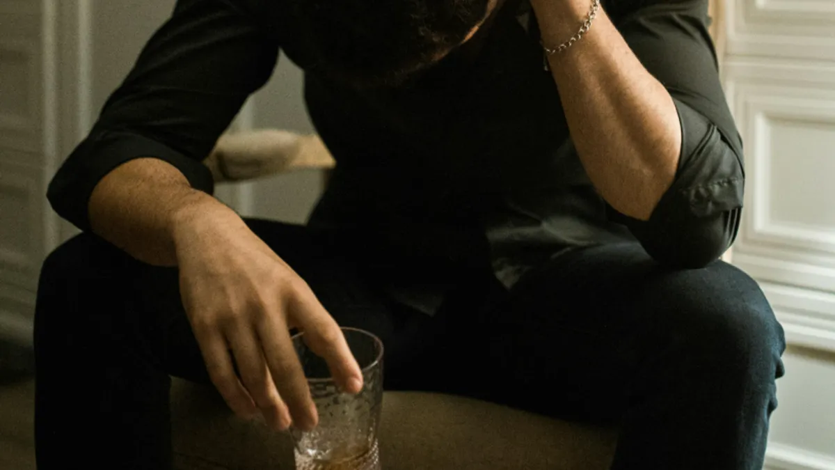 Alcoolicii Anonimi, ultima șansă pentru dependenți (sursa: Pexels/RDNE Stock project)