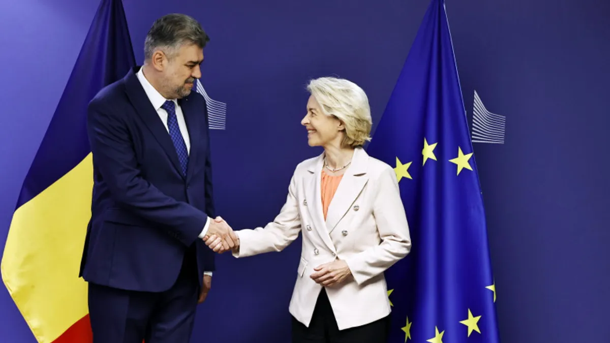 Ciolacu nu este în stare să se prezinte în engleză Foto: gov.ro