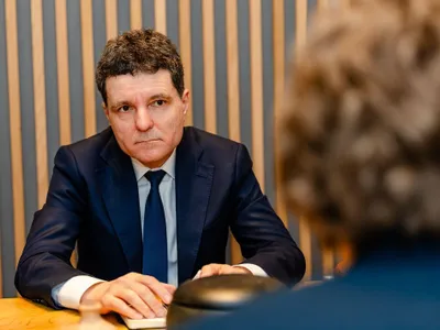 Favoruri acordate managerilor companiilor de stat, printr-un amendament PSD, oprite de Nicușor Dan Foto: Facebook Nicușor Dan