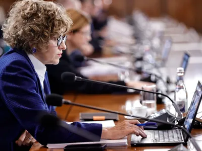 Oana Gheorghiu: „reforma” e ca tunelurile dacice, se vorbește mult despre ele, nimeni nu le-a văzut Foto: Facebook