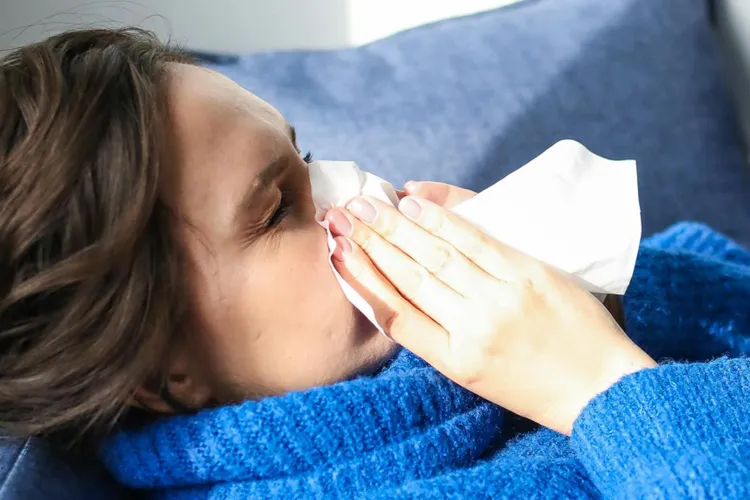 Explozie de cazuri de gripă (sursa: Pexels/Polina Tankilevitch)