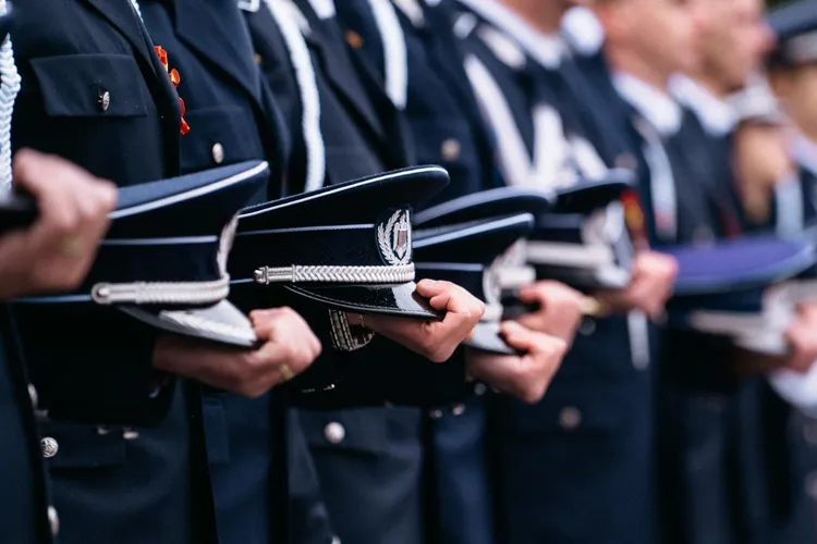 Polițisti, militari români, bulgari, salarii mici (sursa: Facebook/Poliția Română)