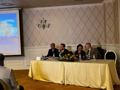 Condamnații Severin și Roșca Stănescu și inculpatul Petre Roman au dat lecții de etică la un eveniment universitar (sursa: ziaruldeiasi.ro)