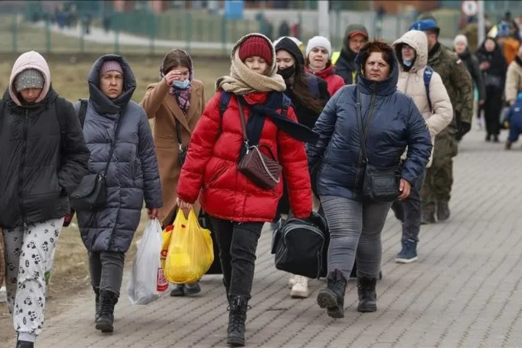 Aproximativ 2.000 de civili au reușit să evadeze din coșmarul numit Mariupol