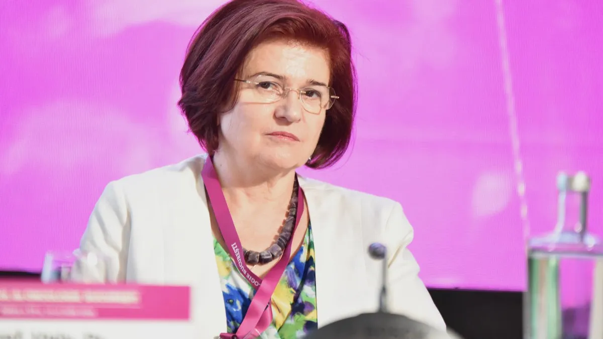 Șefa Colegiului Medicilor îi ceartă pe cei care cer reacție rapidă la afirmațiile Flaviei Groșan Foto: Facebook