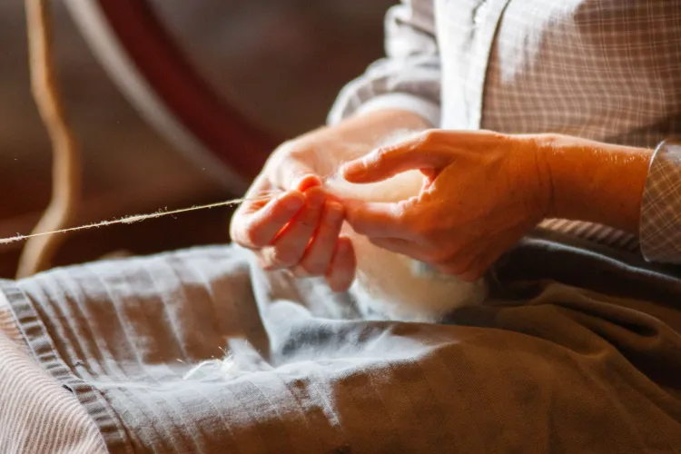 Pensionarii pot recupera vechimea din anii de ucenicie: actele care dovedesc practica în producție