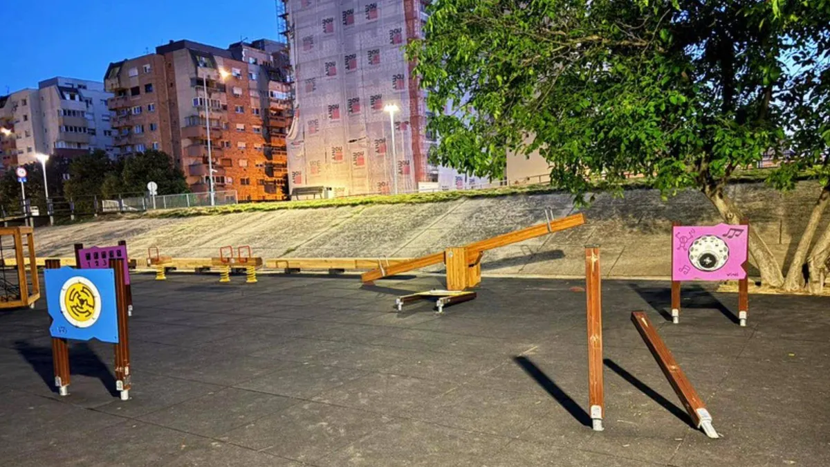 Loc de joacă, vandalizat de norvegieni (sursa: presasm.ro)