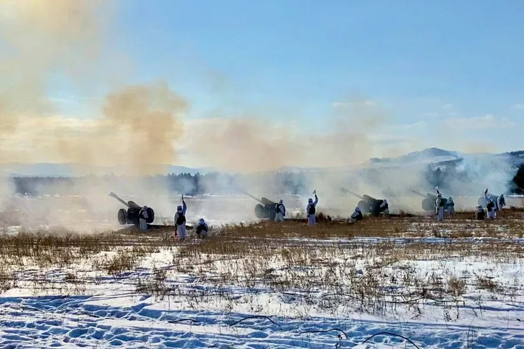 Civilii, evacuați din Donbas în timp ce ostilitățile escaladează treptat Foto: mil.ru