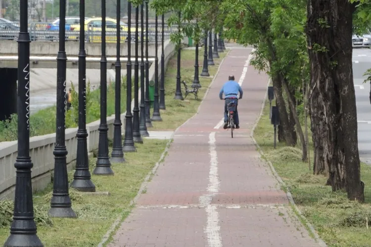 Pistele de biciclete din Iași, neconforme cu noile reguli. Noile proiecte încep cel mai devreme în 2027
