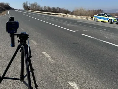 Radarele fixe "invizibile", mii de amenzi (sursa: Facebook/Poliția Română)