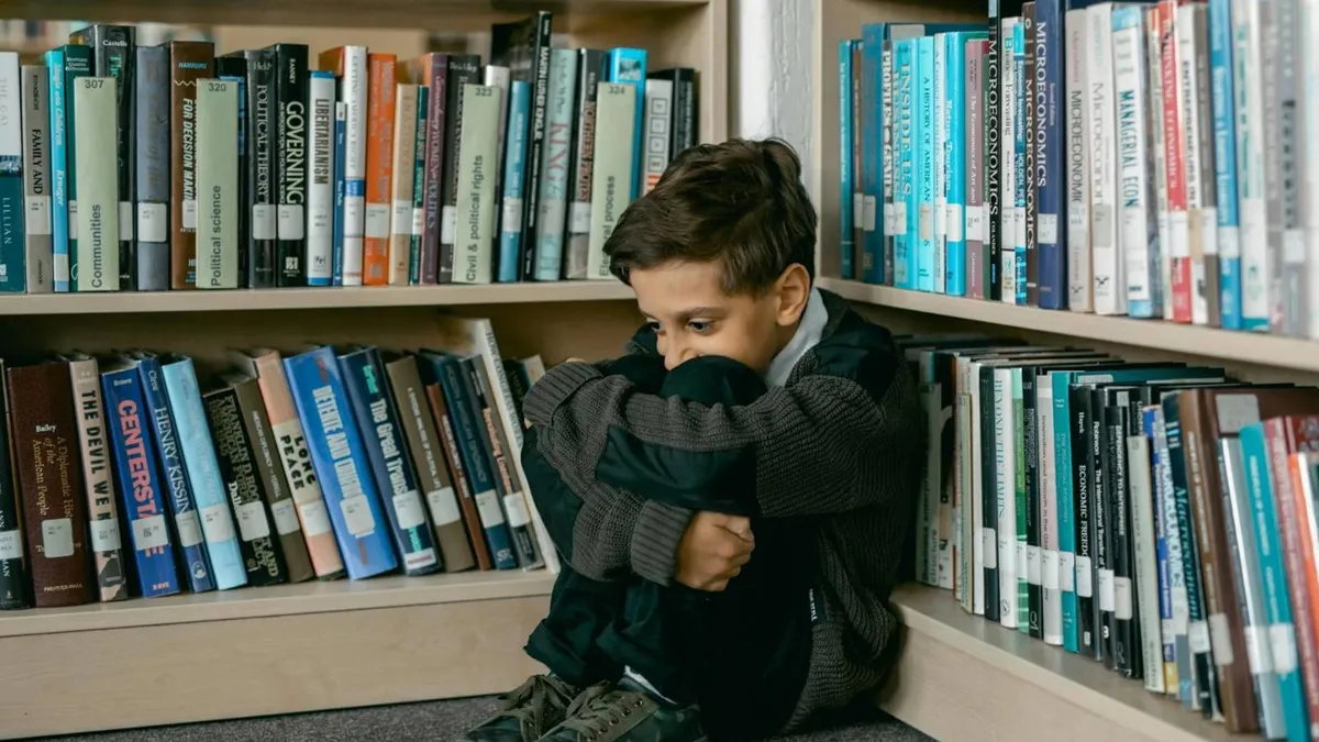 Atacuri armate în școli, epidemie globală (sursa: Pexels/Mikhail Nilov)