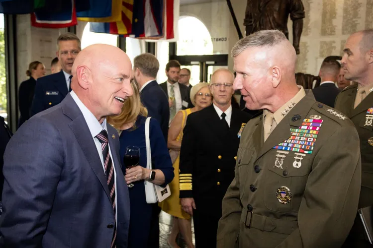 Senatori democrați, amenințați de Trump (sursa: X/Senator Mark Kelly)