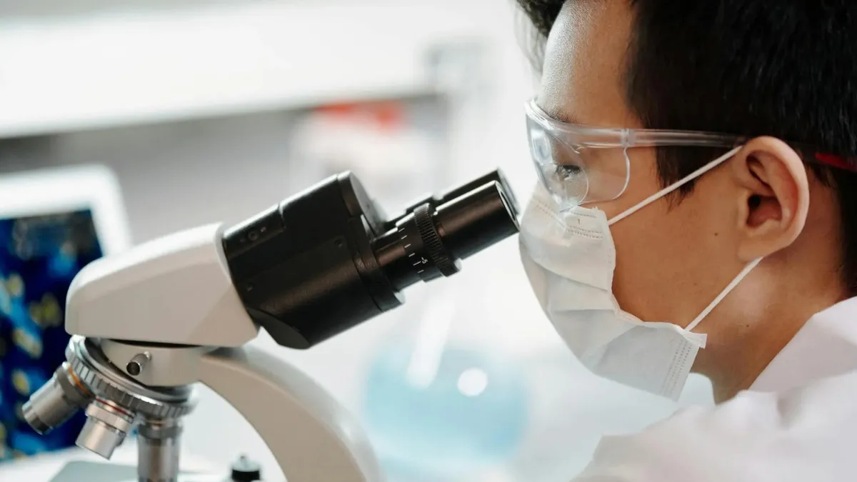 Medicamente ghidate precis de plasturi inteligenți (sursa: Pexels/Edward Jenner)