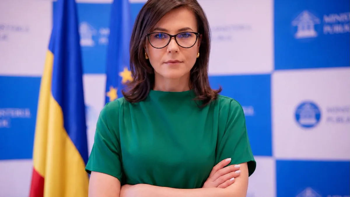 De Ziua Justiției, șefa procurorilor, Cristina Chiriac, s-a photoshopat puțin. Și Savonea a făcut-o – poza 1