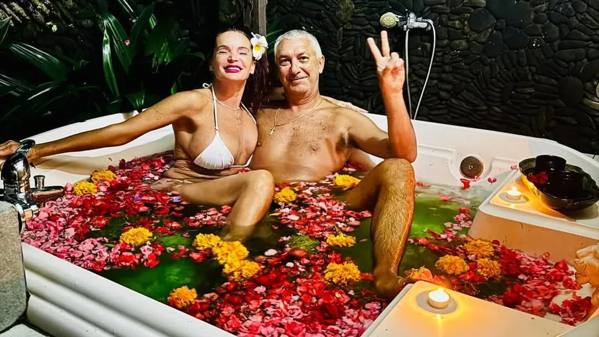 O fostă judecătoare, pensionată la 47 de ani, cutreieră lumea și umple Facebook cu pozele ei sexy Foto: Bihoreanul/Facebook