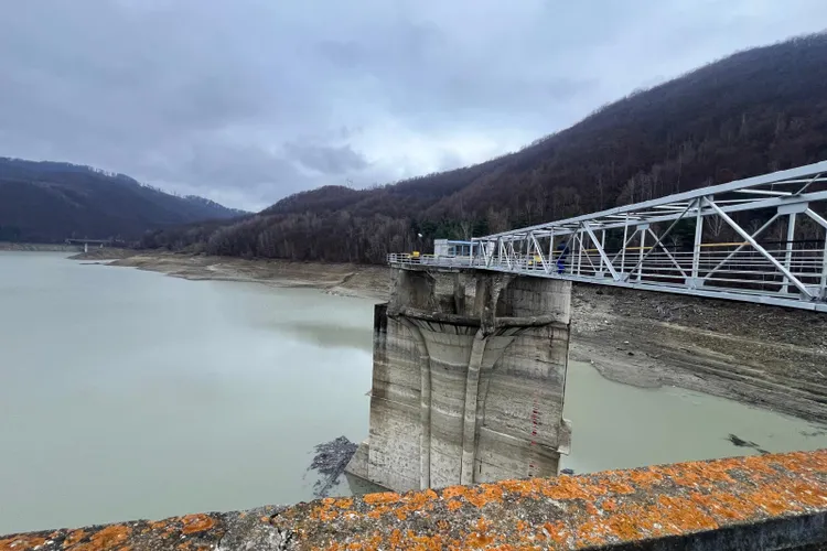 Criza apei din Prahova se extinde: cinci spitale închise, 10% din producția de energie, oprită Foto: Facebook Apele Române
