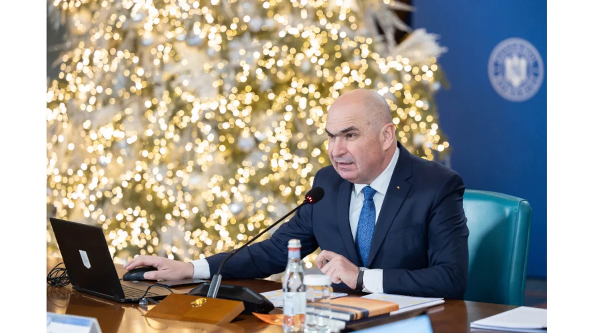 OECD arată haosul birocratic prin care trec antreprenorii: 502 licențe emise de 65 de instituții Foto: Guvernul României