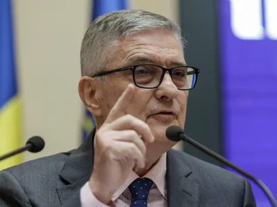 Liberalul Dăianu, președintele Consiliului Fiscal, susține că trebuie crescute taxele Foto: Inquam/Octav Ganea