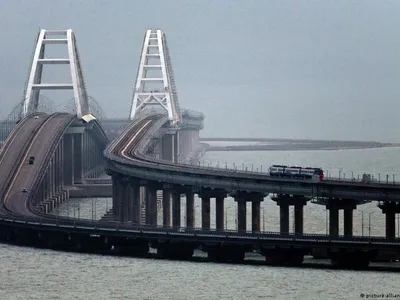 Podul care leagă Crimeea de Rusia ar putea fi distrus (sursa: dw.com)