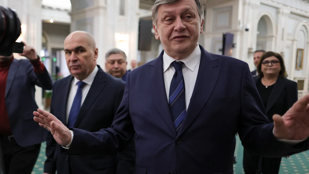 Crin Antonescu, dezlănțuit împotriva lui Nicușor Dan Foto: Inquam/Octav Ganea