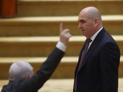 „Dacă băieții ăștia îl dau jos pe Bolojan, Bolojan mai câștigă zece procente” Foto: Inquam/George Calin