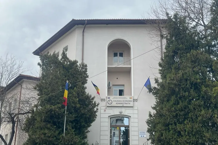 Elev bătut în școală, despăgubiri de 20.000 de euro: cine trebuie să plătească