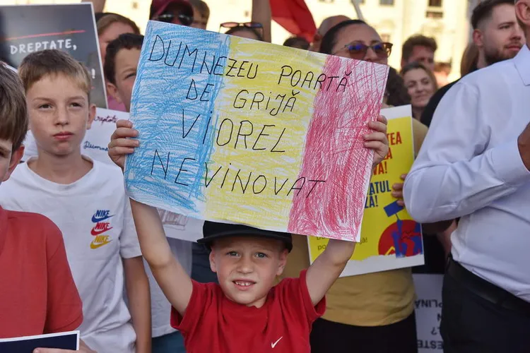 Miting de susținere a lui Viorel Pașca, la Oradea. Peste 3.000 de participanți, apreciază TVR