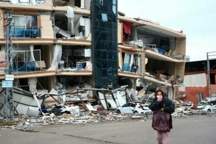 România la cutremur: clădiri vechi, periculoase (sursa: ziaruldeiasi.ro)