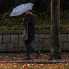 Vremea se răcește în toată țara și vin ploile de toamnă. Prognoza pentru marile orașe
