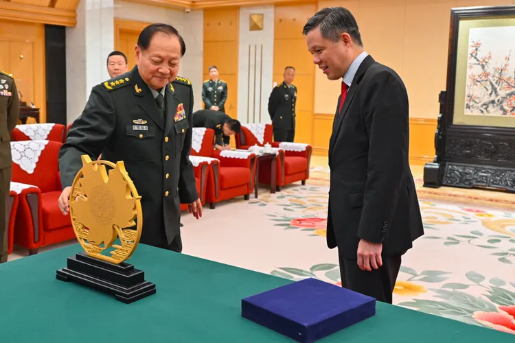 Adjunctul lui Xi Jinping, vizat de acuzații (sursa: Facebook/Chan Chun Sing)