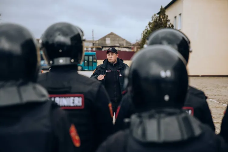 Chinezării antiglonț în Moldova, via România (sursa: Facebook/Inspectoratul General de Carabinieri al MAI)